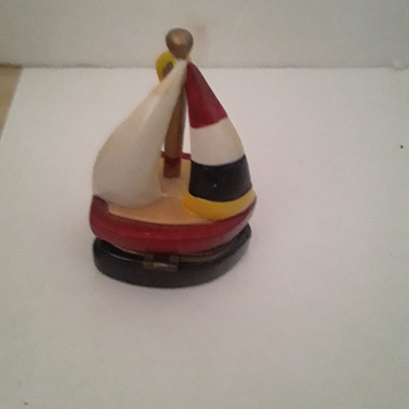Sailboat Trinket holder Vintage - Picture 1 of 3